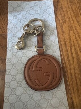 Gucci Brown Leather Round Double G Keyring with Silver Hardware